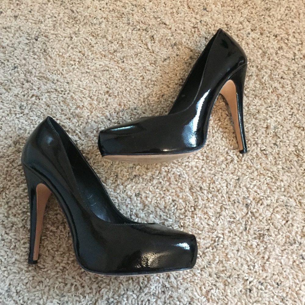 Dolce Vita Black Patent Leather Pumps Like New 9.5